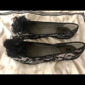 NEW! Adorable lace rose detail flats